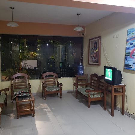 Hostal El Puerto Yurimaguas Kültér fotó