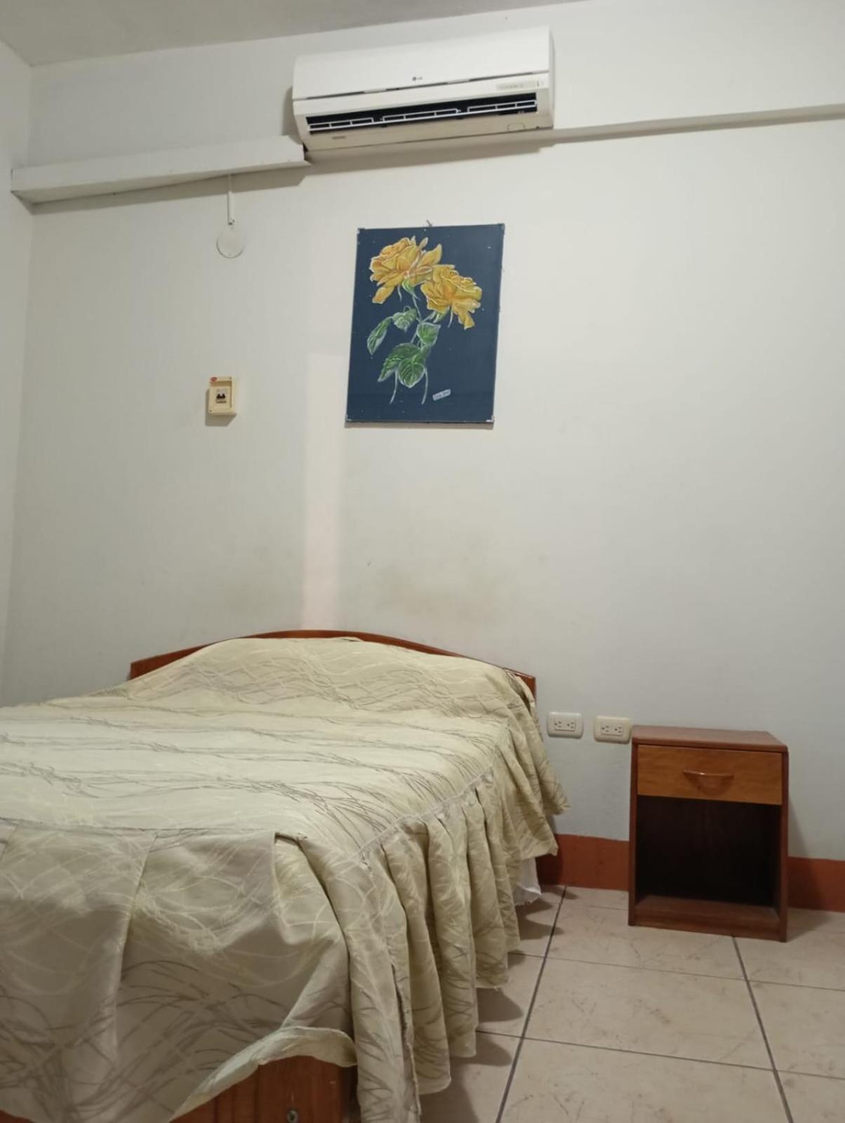 Hostal El Puerto Yurimaguas Kültér fotó