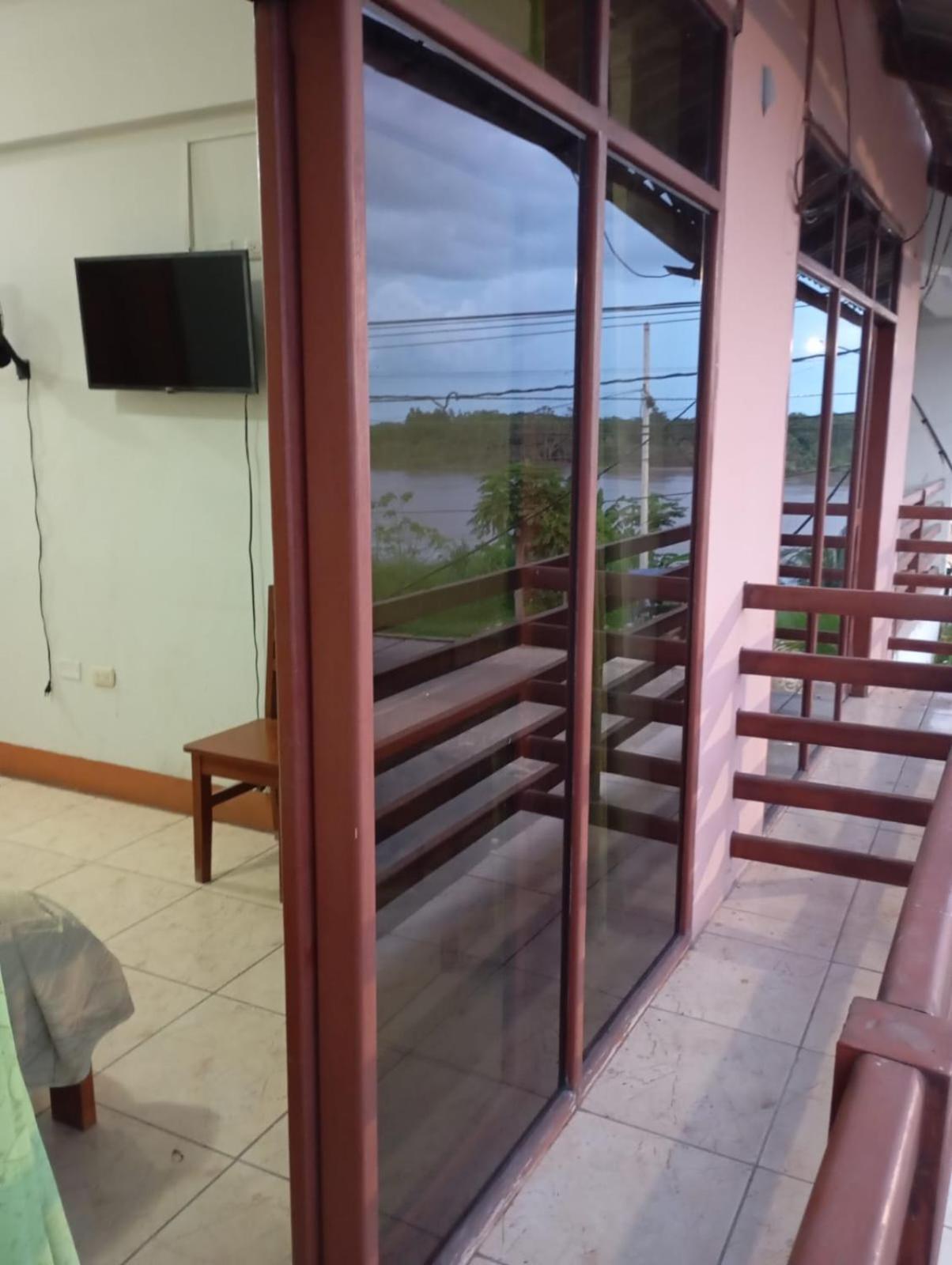 Hostal El Puerto Yurimaguas Kültér fotó