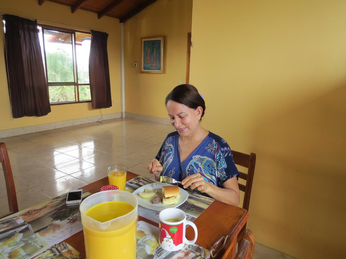 Hostal El Puerto Yurimaguas Kültér fotó
